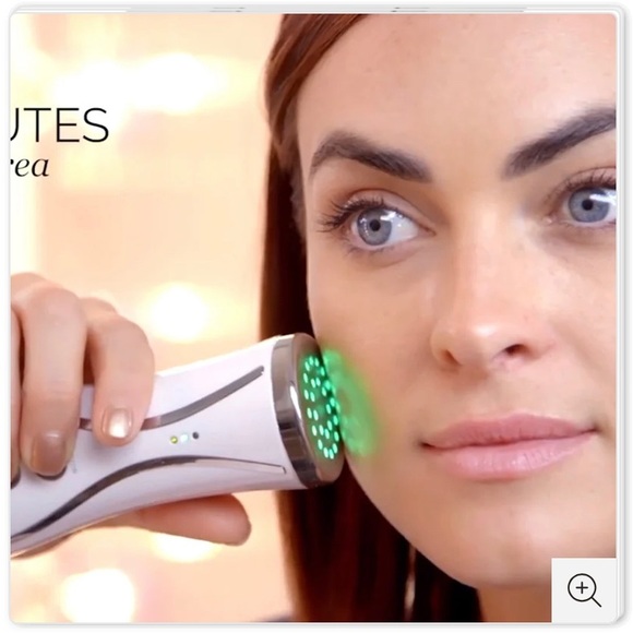 Numiere 2 face Micro-current therapy facial device - Picture 4 of 6